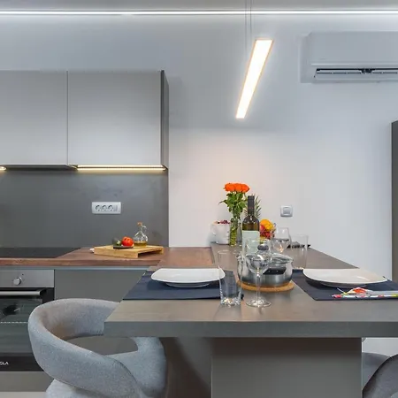 Vikendica Apartment Ena Near Pula Amphitheater *