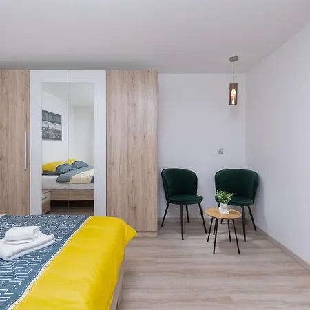 Apartment Ena Near Pula Amphitheater Holiday home *