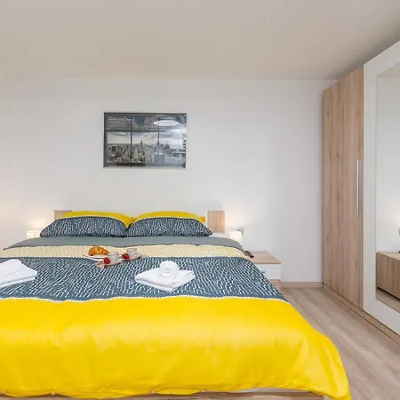 Ena Near Amphitheater 別荘 プーラ