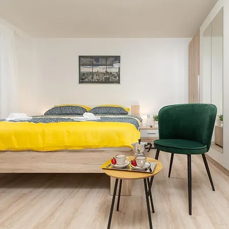 Apartment Ena Near Pula Amphitheater Vikendica *