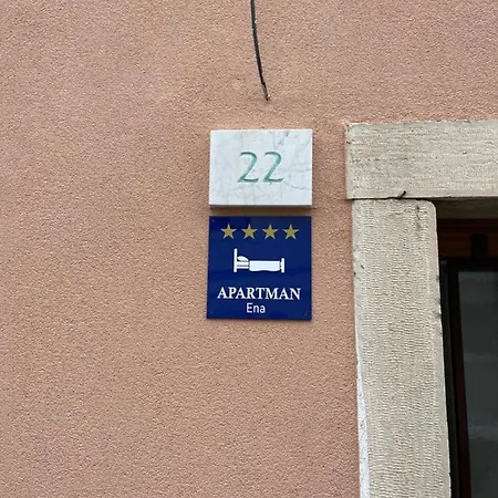 Ena Near Amphitheater Casa vacanze *