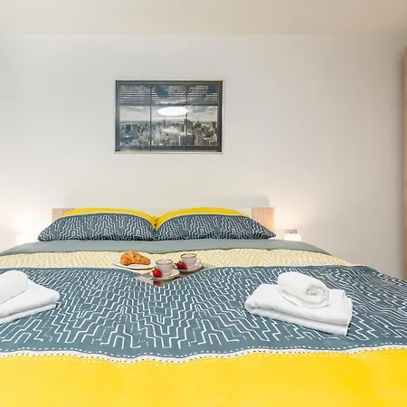 Ena Near Amphitheater Semesterbostad *