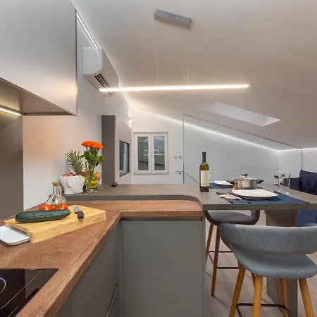 Ena Near Amphitheater Semesterbostad *