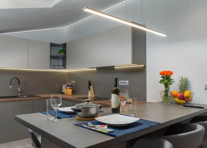 Ena Near Amphitheater * Pula