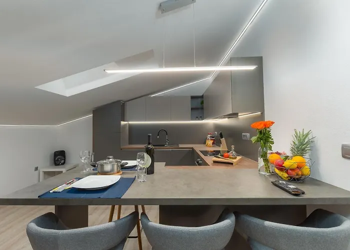 Ena Near Amphitheater * Pula